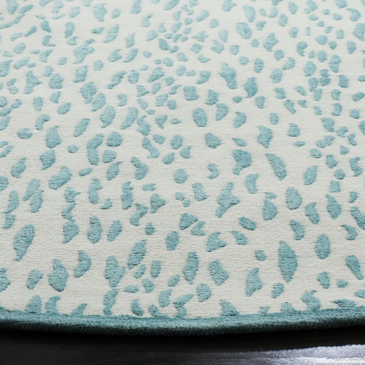Safavieh Marbella 6'-0" x 6'-0" Rug in Ivory / Turquoise