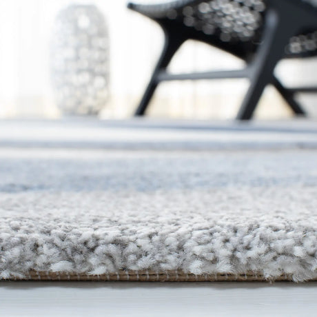 Safavieh Hollywood 4'-0" x 6'-0" Rug in Grey / Blue