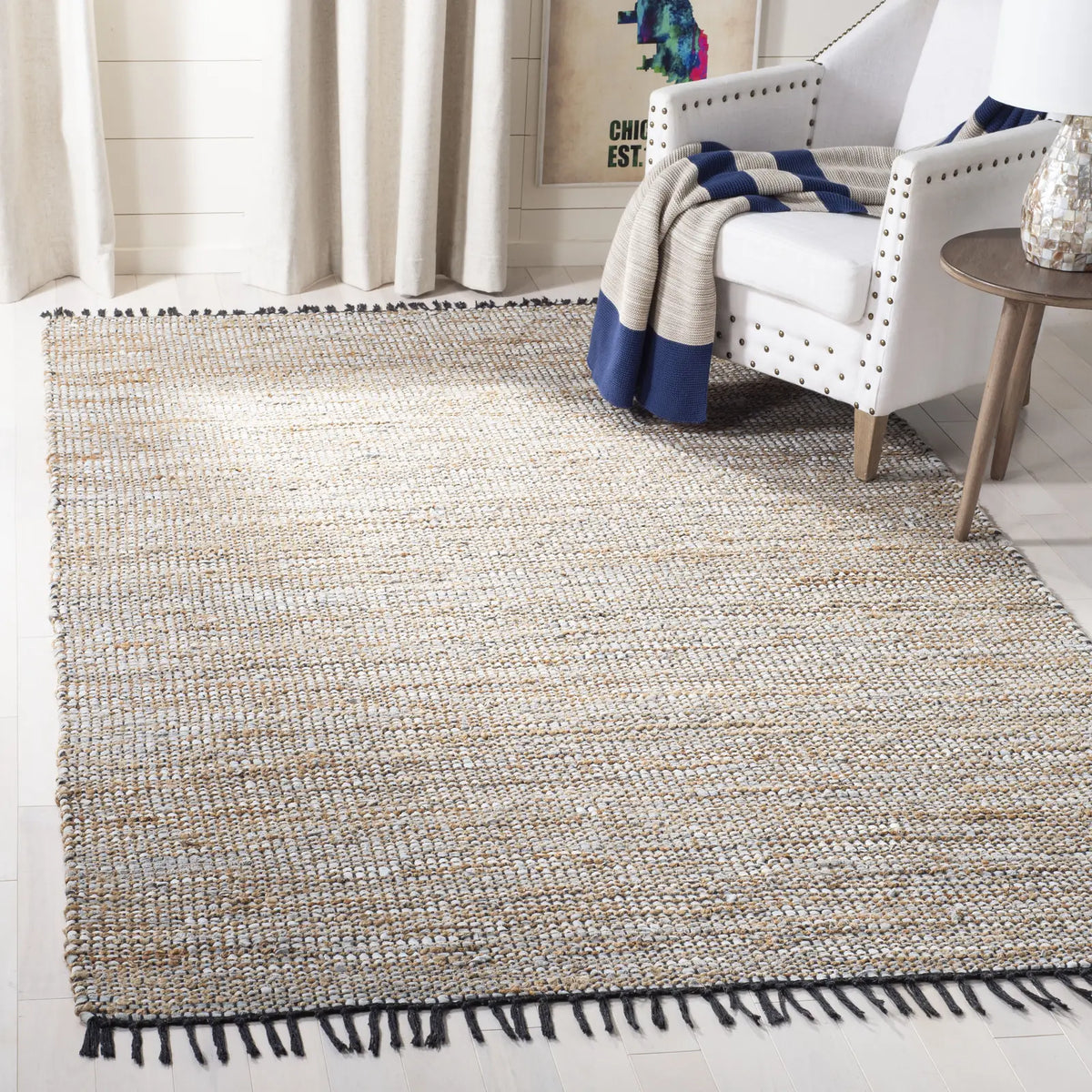 Safavieh Vintage Leather 4'-0" x 6'-0" Rug in Silver