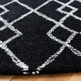 Safavieh Metro 6'-0" x 6'-0" Rug in Black / Ivory