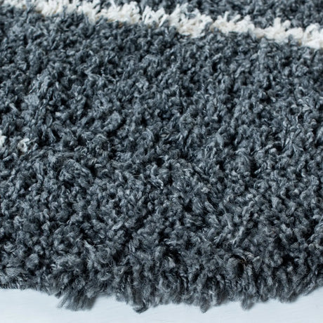 Safavieh Venus Shag 600 5'-3" x 5'-3" Rug in Dark Grey / Ivory
