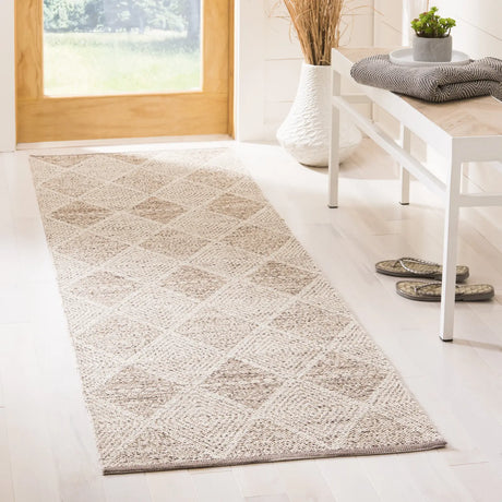 Safavieh Montauk 2'-3" x 11'-0" Rug in Beige