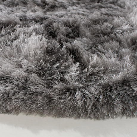 Safavieh Ocean Shag 6'-0" x 6'-0" Rug in Silver