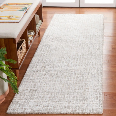 Safavieh Glamour 2'-3" x 8'-0" Rug in Natural / Ivory