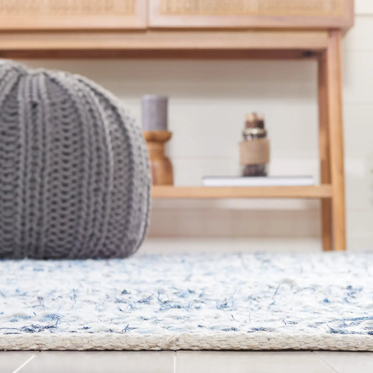 Safavieh Natura 4'-0" x 6'-0" Rug in Blue / Light Grey