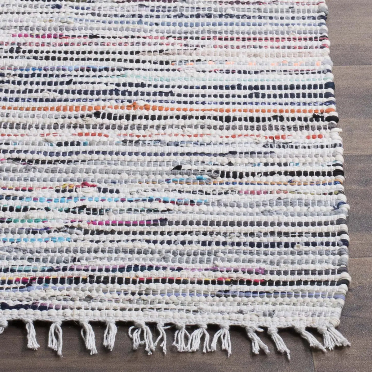 Safavieh Rag Rug 6'-0" x 9'-0" Rug in Ivory / Multi