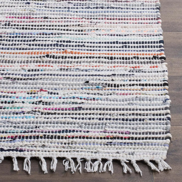 Safavieh Rag Rug 6'-0" x 9'-0" Rug in Ivory / Multi