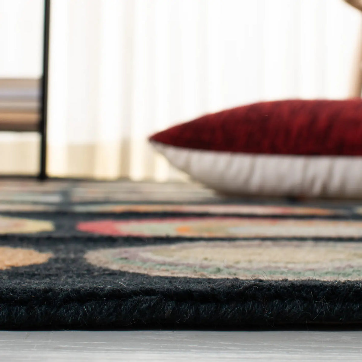 Safavieh Soho 3'-6" x 5'-6" Rug in Black / Multi