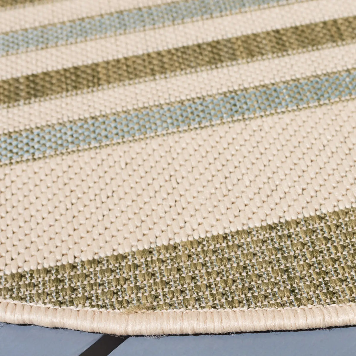 Safavieh Courtyard 5'-3" x 5'-3" Rug in Beige / Green