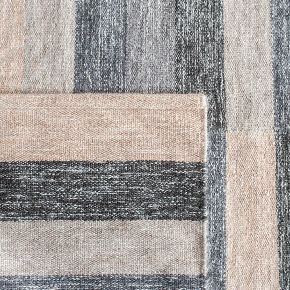 Safavieh Striped Kilim 8'-0" x 10'-0" Rug in Grey