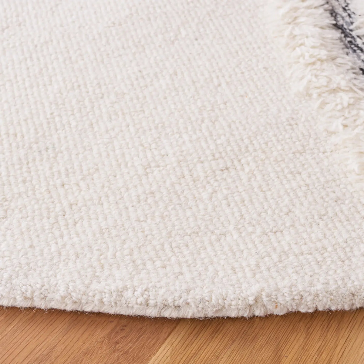 Safavieh Casablanca 6'-0" x 6'-0" Rug in Ivory / Brown