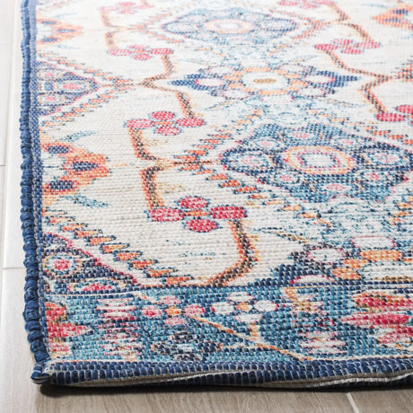 Safavieh Saffron 4'-0" x 6'-0" Rug in Cream / Blue