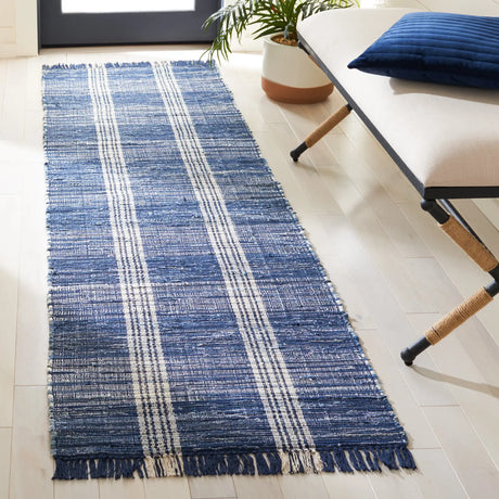 Safavieh Montauk 2'-3" x 8'-0" Rug in Blue / Beige