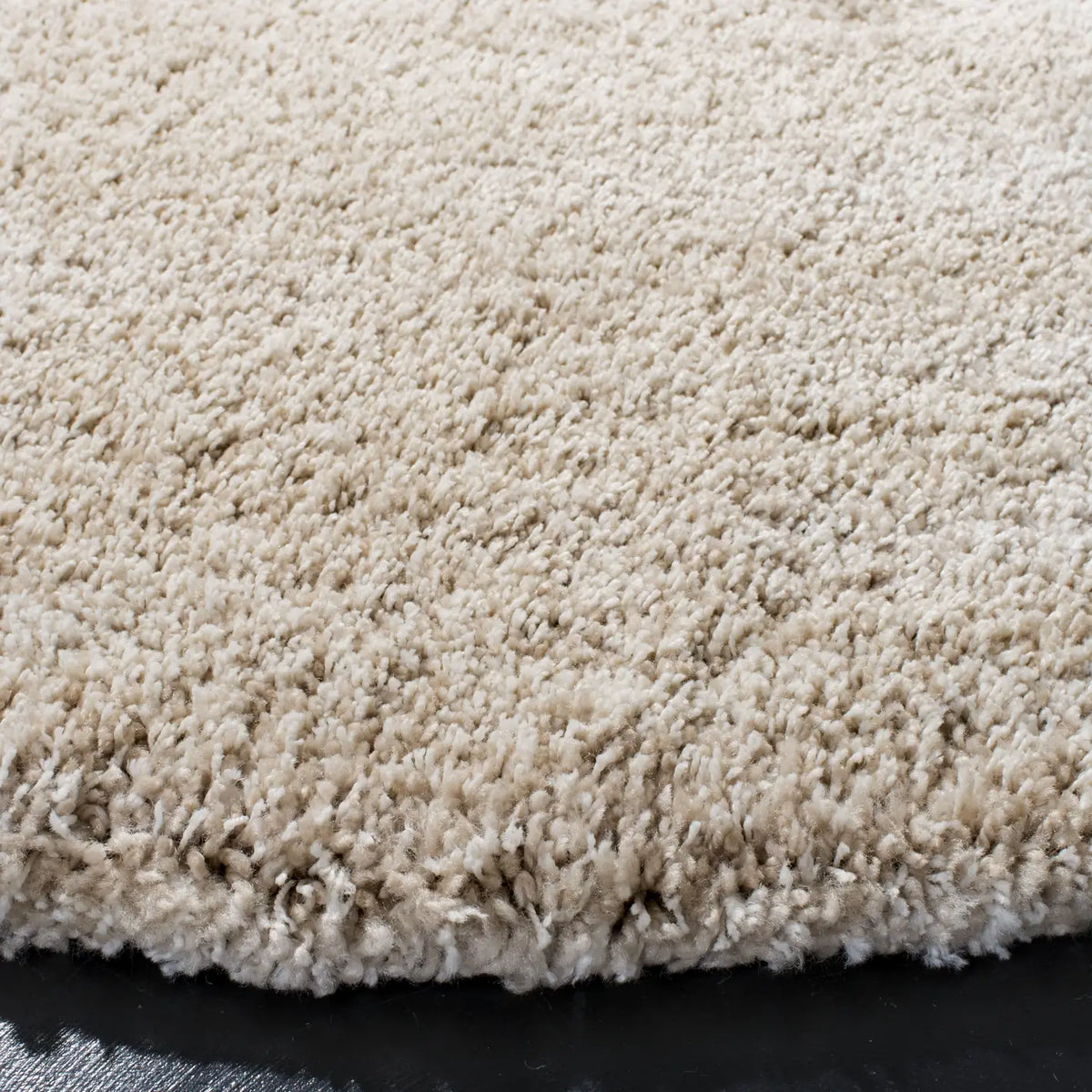 Safavieh Shag 5'-3" x 5'-3" Rug in Beige