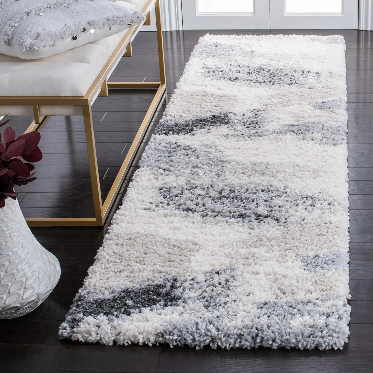Safavieh Fontana Shag  800 2'-3" x 10'-0" Rug in Ivory / Grey