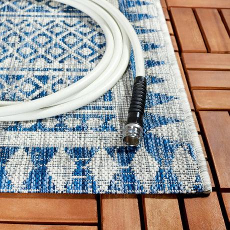 Safavieh Courtyard 6'-7" x 9'-6" Rug in Navy / Grey