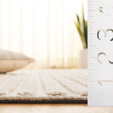 Safavieh Southampton 4'-0" x 6'-0" Rug in Ivory / Beige