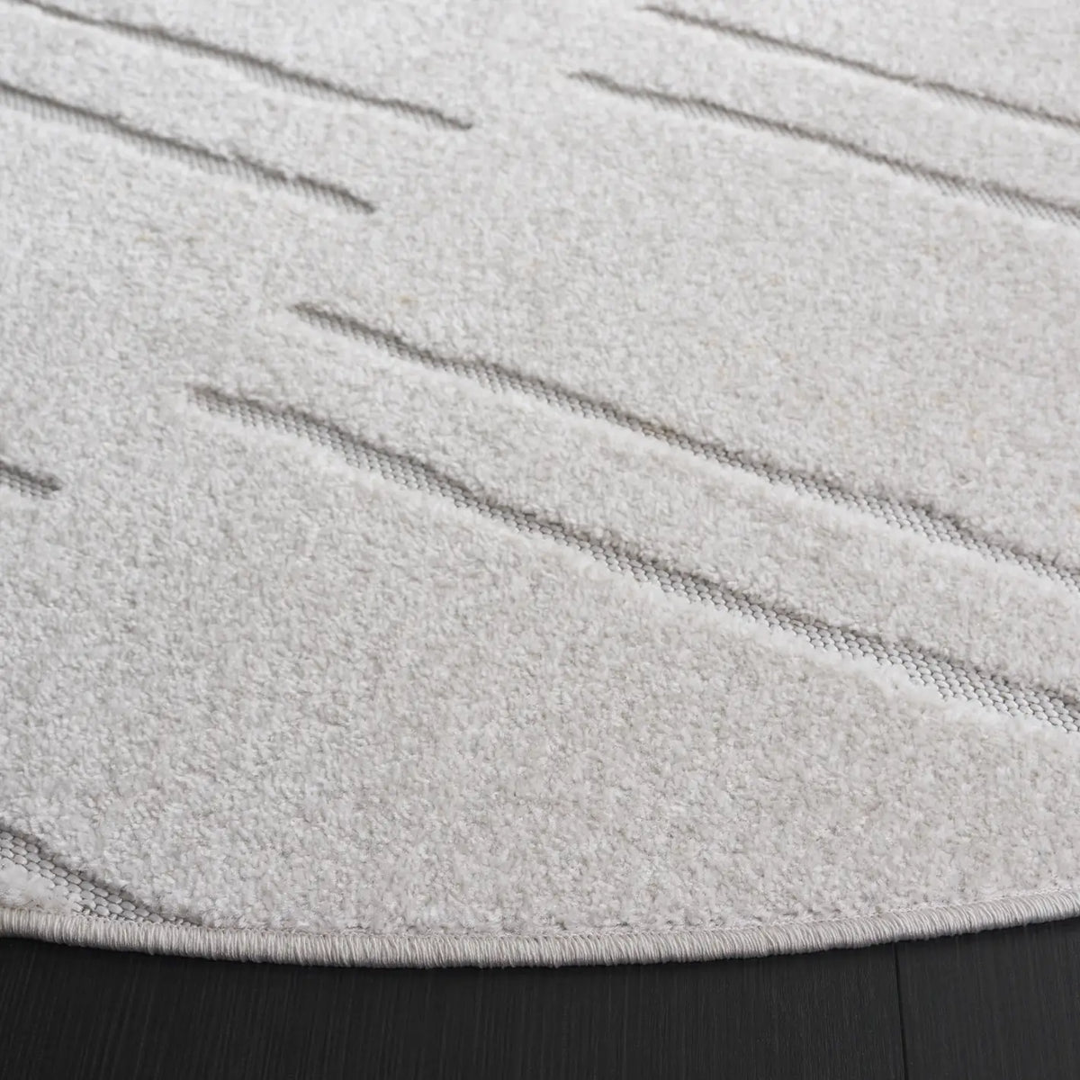 Safavieh Stella 6'-7" x 6'-7" Rug in Ivory