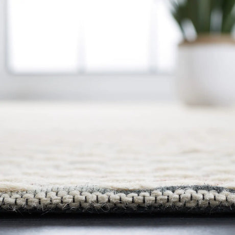 Safavieh Marbella 4'-0" x 6'-0" Rug in Beige / Rust