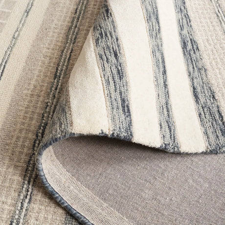 Safavieh Fifth Avenue 4'-0" x 6'-0" Rug in Charcoal / Ivory