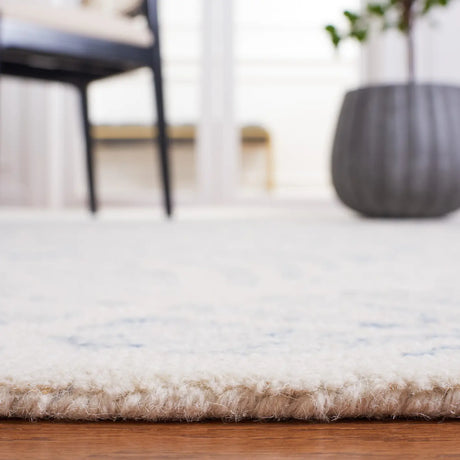 Safavieh Martha Stewart 300 4'-0" x 6'-0" Rug in Ivory / Blue