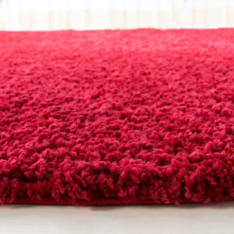 Safavieh August Shag 900 5'-3" x 5'-3" Rug in Red