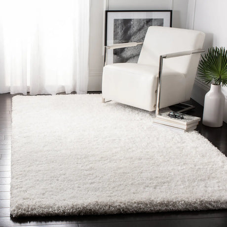 Safavieh Supreme Shag 4'-0" x 6'-0" Rug in Ivory