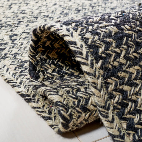 Safavieh Natural Fiber 5'-0" x 8'-0" Rug in Natural / Black