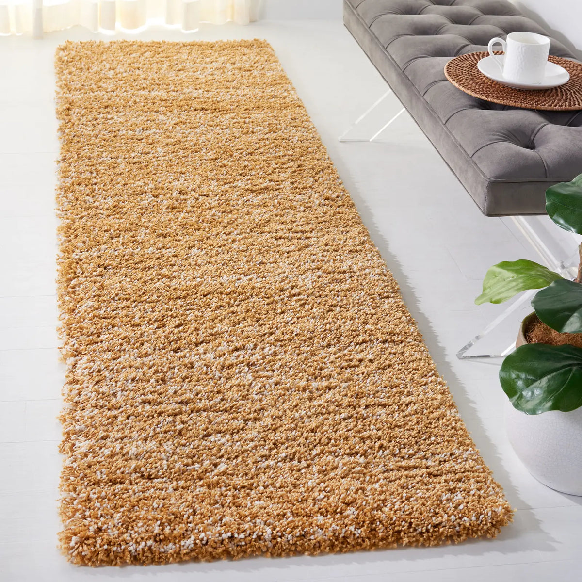 Safavieh Hudson Shag 2'-3" x 8'-0" Rug in Gold / Ivory