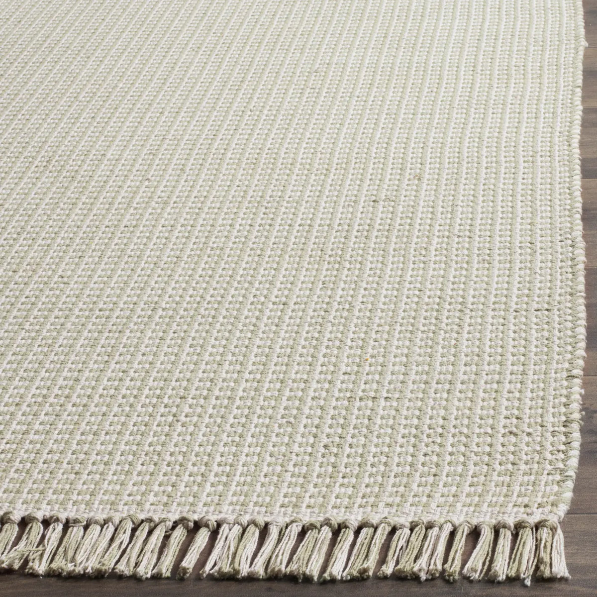 Safavieh Montauk 5'-0" x 8'-0" Rug in Ivory / Green