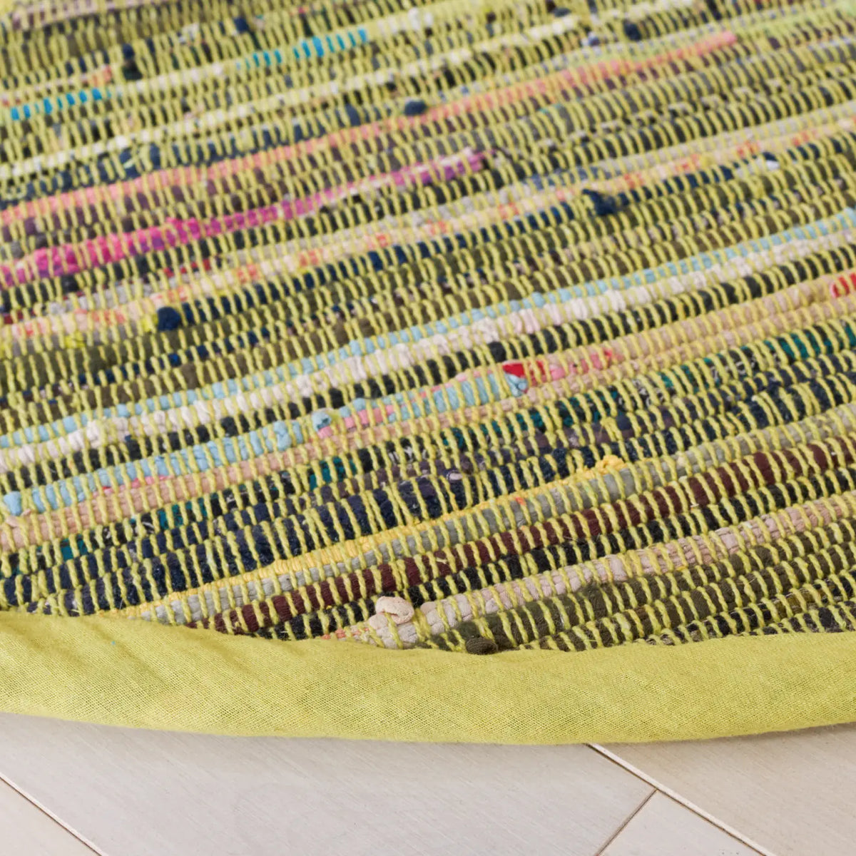 Safavieh Rag Rug 6'-0" x 6'-0" Rug in Light Green / Multi