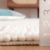 Safavieh Natura 4'-0" x 6'-0" Rug in Ivory