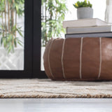 Safavieh Kilim 4'-0" x 6'-0" Rug in Natural / Ivory