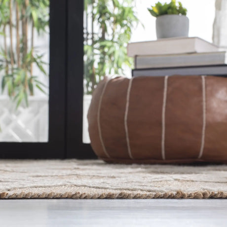Safavieh Kilim 4'-0" x 6'-0" Rug in Natural / Ivory