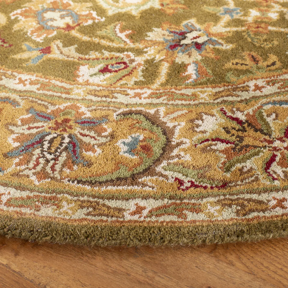 Safavieh Classic 5'-0" x 5'-0" Rug in Olive / Camel