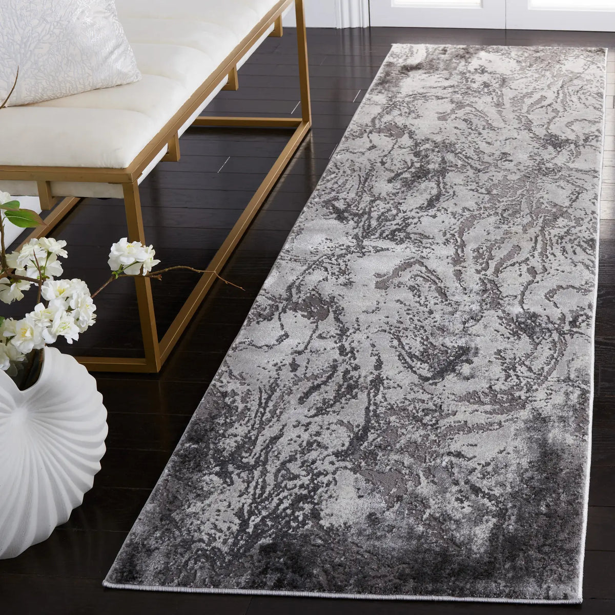 Safavieh Craft 2'-3" x 8'-0" Rug in Grey / Silver