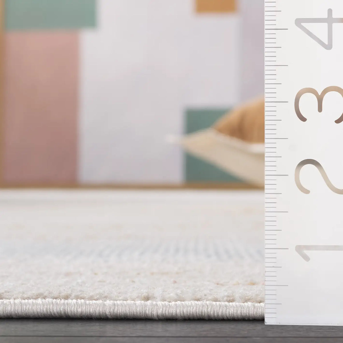 Safavieh Blair Washable 4'-0" x 6'-0" Rug in Beige / Blue