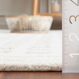 Safavieh Ebony 4'-0" x 6'-0" Rug in Ivory / Beige