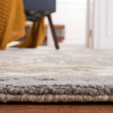 Safavieh Blossom 4'-0" x 6'-0" Rug in Grey / Beige