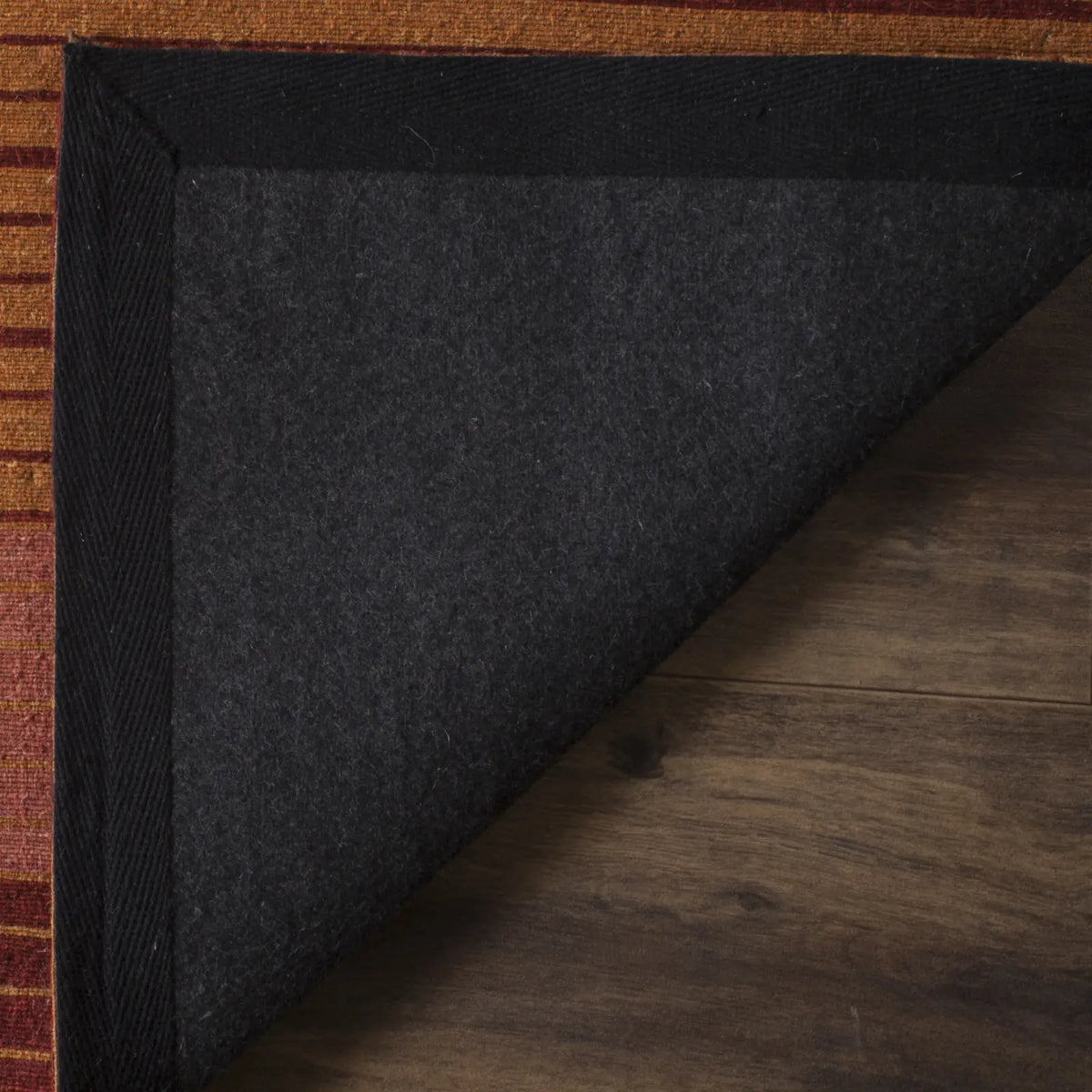 Safavieh Marbella 4'-0" x 6'-0" Rug in Rust