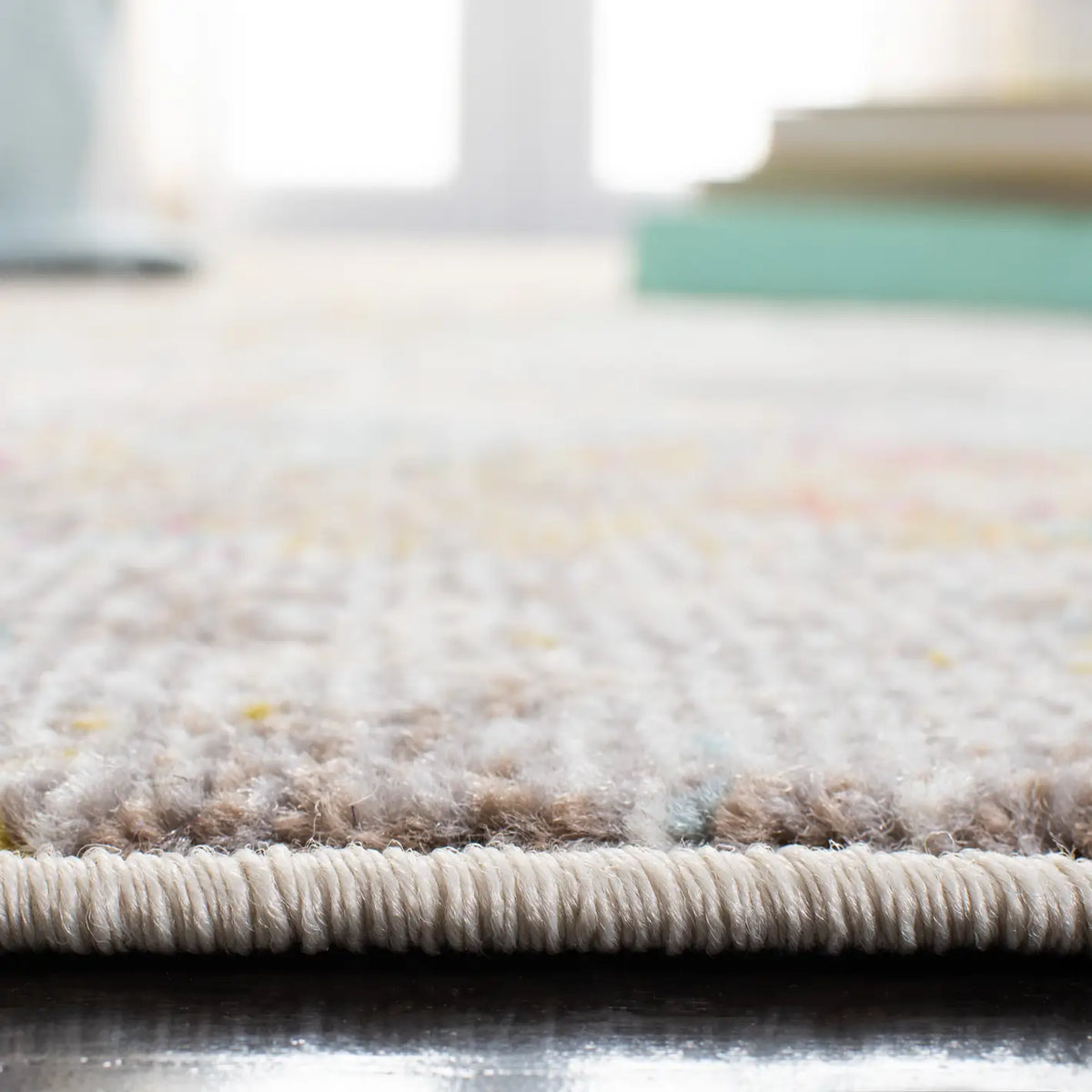 Safavieh Madison 4'-0" x 6'-0" Rug in Grey / Gold