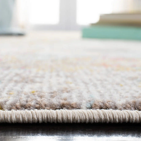 Safavieh Madison 4'-0" x 6'-0" Rug in Grey / Gold