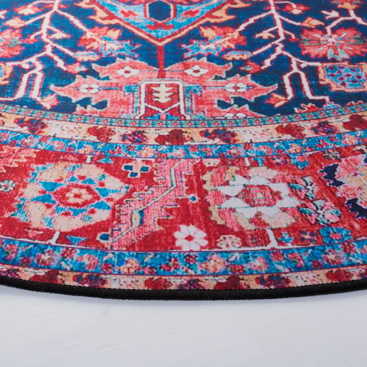 Safavieh Tucson 6'-0" x 6'-0" Rug in Navy / Red