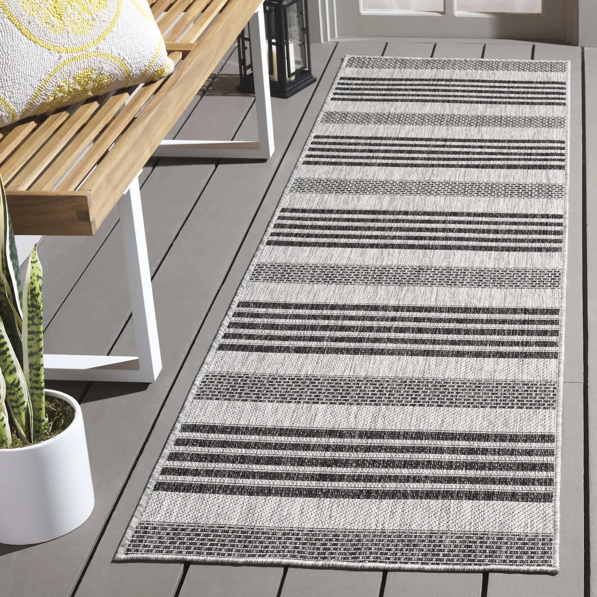 Safavieh Beach House 2'-2" x 10'-0" Rug in Grey / Charcoal