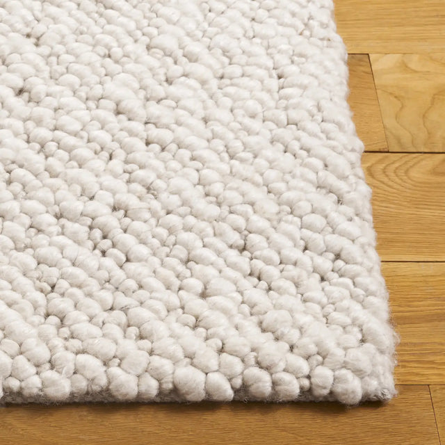 Safavieh Natura 4'-0" x 6'-0" Rug in Light Beige