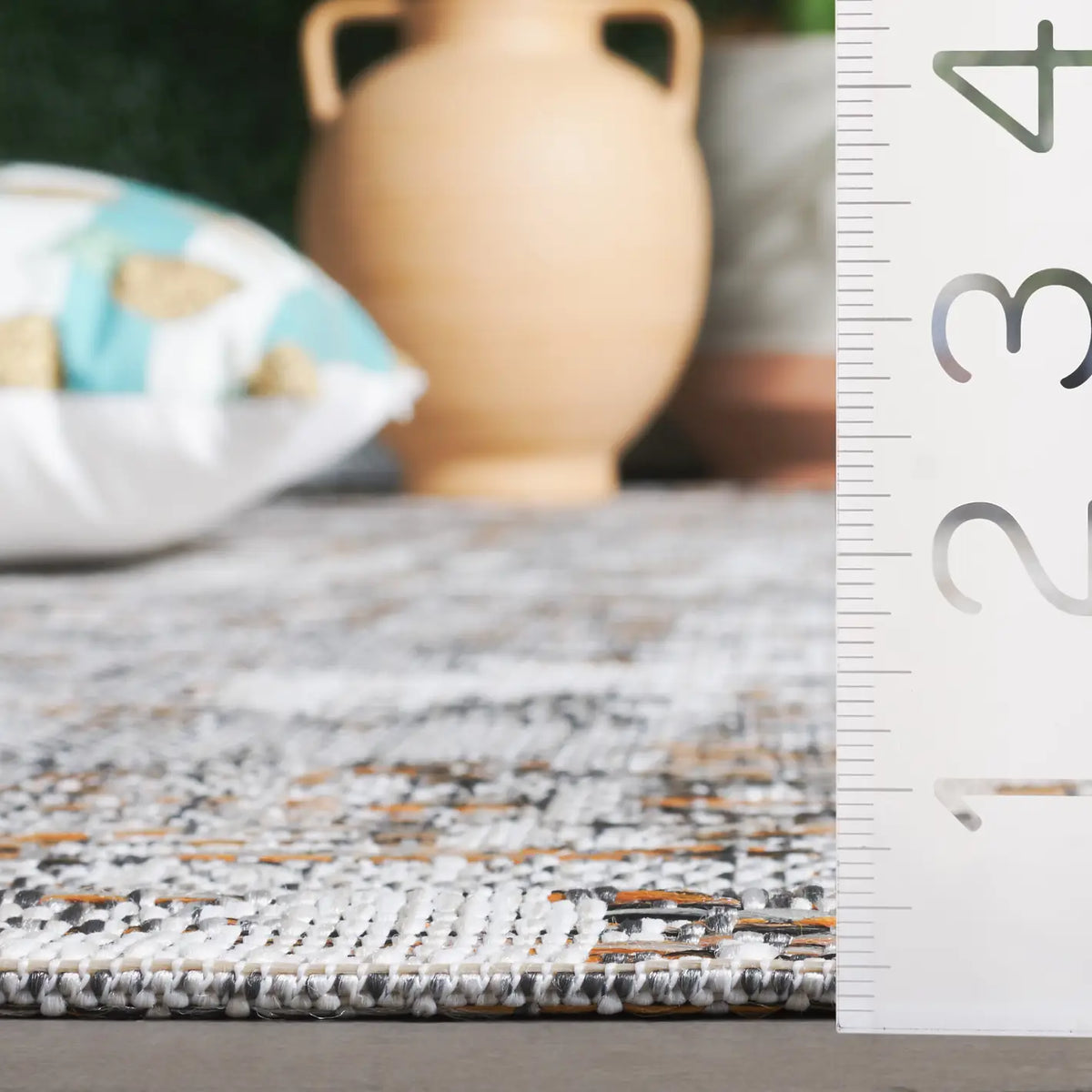 Safavieh Courtyard 4'-0" x 5'-7" Rug in Ivory / Dark Grey Brown