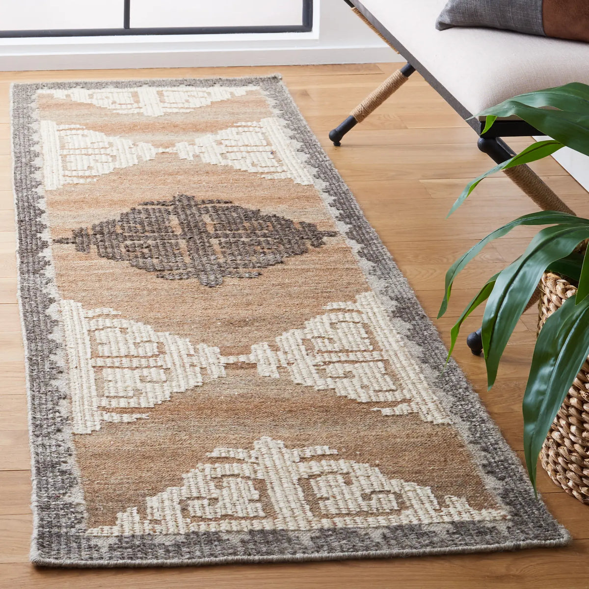 Safavieh Kenya 2'-3" x 8'-0" Rug in Brown / Charcoal