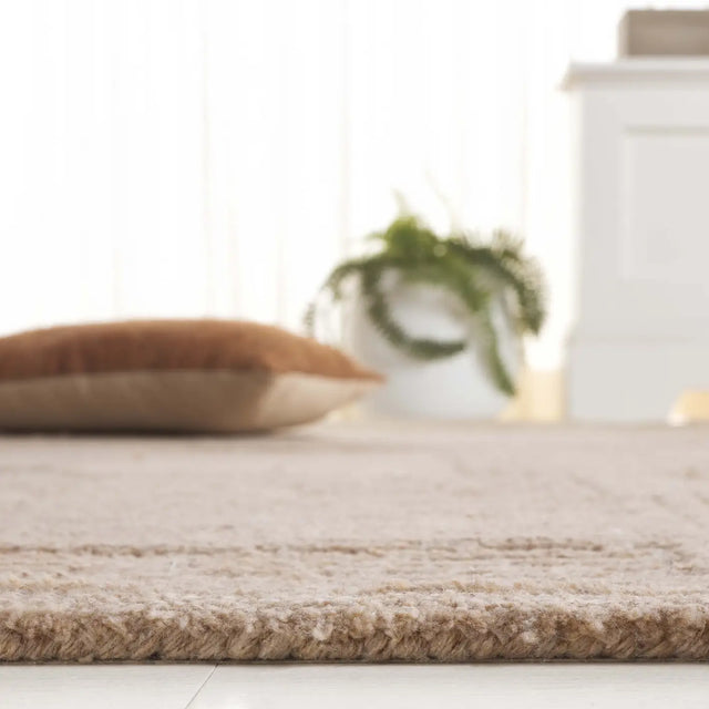 Safavieh Harvest 4'-0" x 6'-0" Rug in Brown