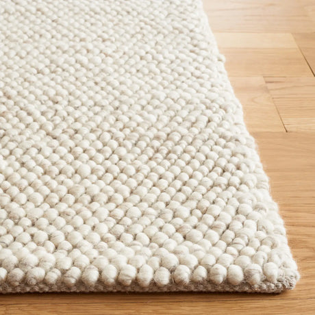 Safavieh Natura 4'-0" x 6'-0" Rug in Beige / Ivory