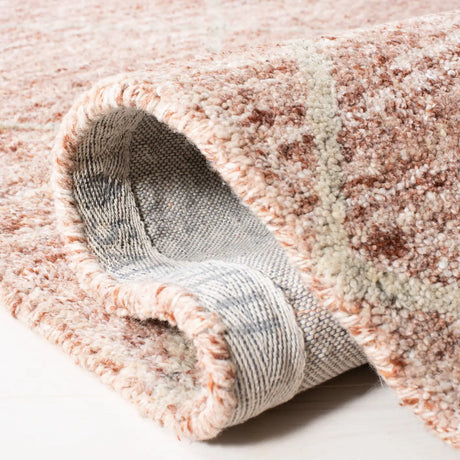 Safavieh Himalaya 5'-0" x 8'-0" Rug in Fuchisa
